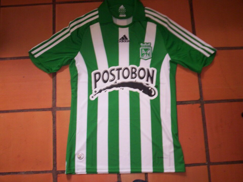 Front of the Atletico Nacional 2009 home football shirt