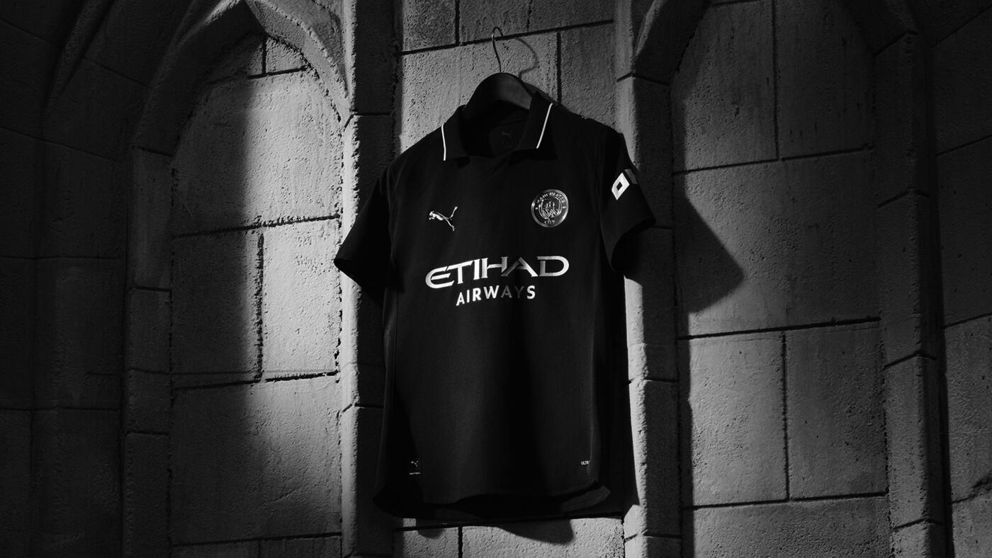 Front of the Manchester City 2025–26 away football shirt