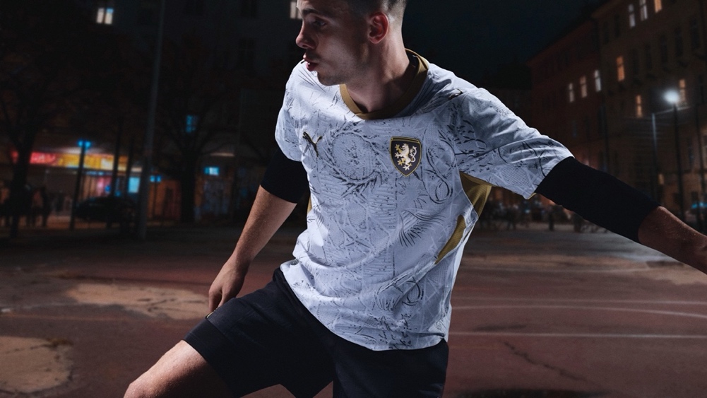 Front of the Czech Republic 2026 away football shirt